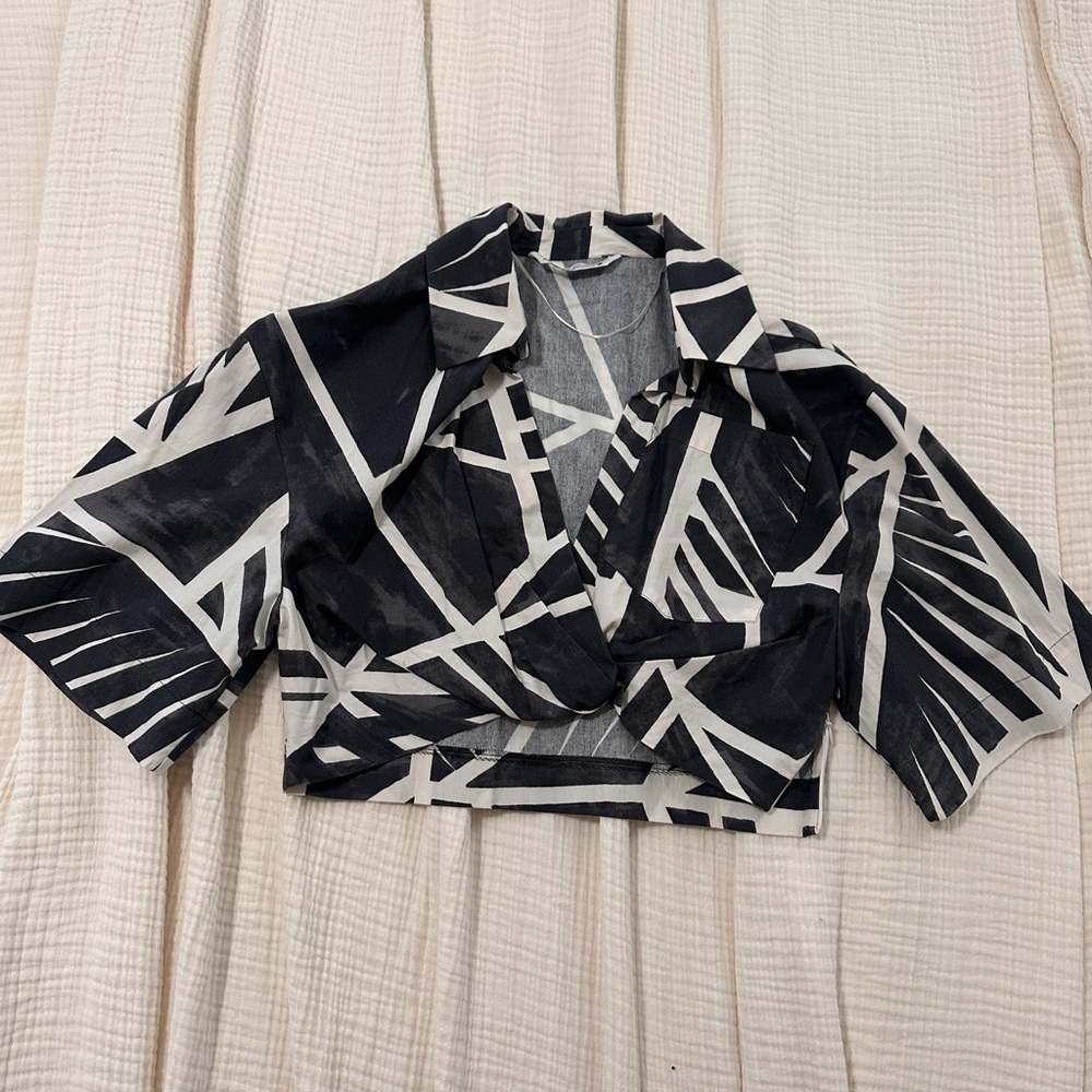 Geometric Black and White Crop Top